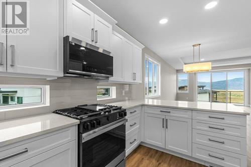 2542 Pinnacle Ridge Drive, West Kelowna, BC - Indoor Photo Showing Kitchen With Upgraded Kitchen