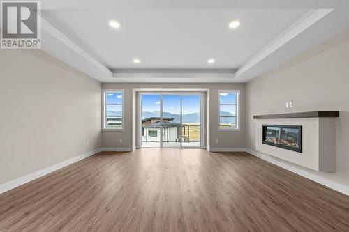 2542 Pinnacle Ridge Drive, West Kelowna, BC - Indoor Photo Showing Living Room With Fireplace