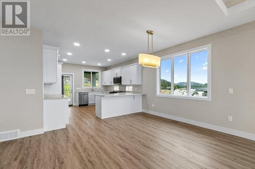 2542 Pinnacle Ridge Drive, West Kelowna, BC - Indoor Photo Showing Kitchen