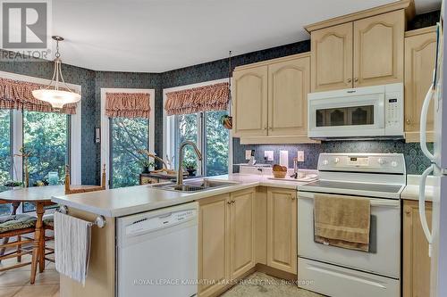 3 Squires Row, Kawartha Lakes (Bobcaygeon), ON - Indoor Photo Showing Kitchen With Double Sink