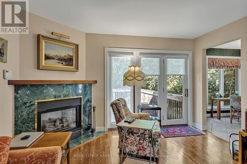 3 Squires Row, Kawartha Lakes (Bobcaygeon), ON - Indoor Photo Showing Living Room With Fireplace