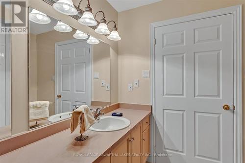 3 Squires Row, Kawartha Lakes (Bobcaygeon), ON - Indoor Photo Showing Bathroom