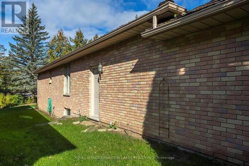 3 Squires Row, Kawartha Lakes (Bobcaygeon), ON - Outdoor With Exterior