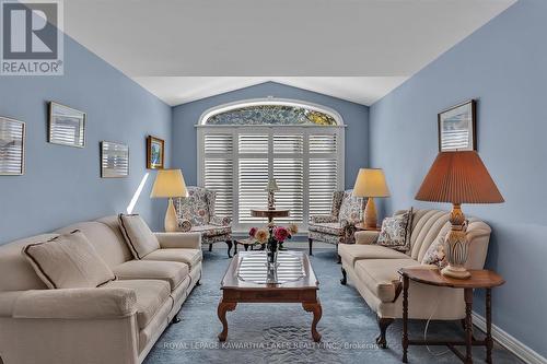 3 Squires Row, Kawartha Lakes (Bobcaygeon), ON - Indoor Photo Showing Living Room