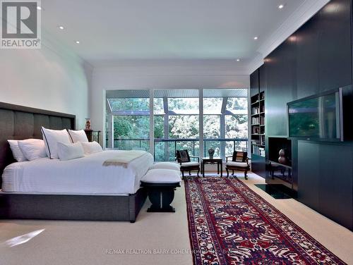 18 Timberglade Court, Toronto, ON - Indoor Photo Showing Bedroom