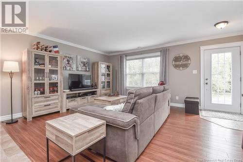 193 Des Saules Street, Shippagan, NB - Indoor Photo Showing Living Room