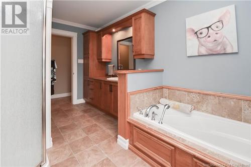 193 Des Saules Street, Shippagan, NB - Indoor Photo Showing Bathroom