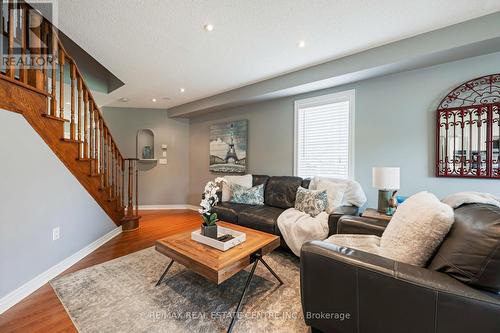 14 Samantha Crescent, Brampton, ON - Indoor Photo Showing Living Room