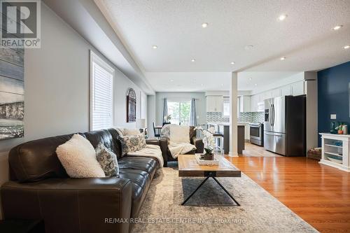 14 Samantha Crescent, Brampton, ON - Indoor Photo Showing Living Room