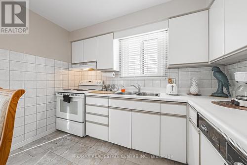 27 Westchester Drive, Kitchener, ON - Indoor Photo Showing Kitchen With Double Sink