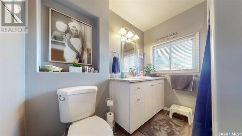 480 Smith Street, Regina, SK - Indoor Photo Showing Bathroom