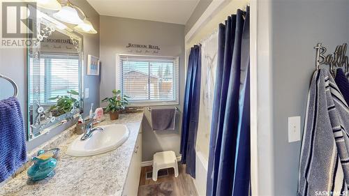 480 Smith Street, Regina, SK - Indoor Photo Showing Bathroom