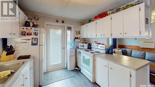 480 Smith Street, Regina, SK - Indoor Photo Showing Kitchen