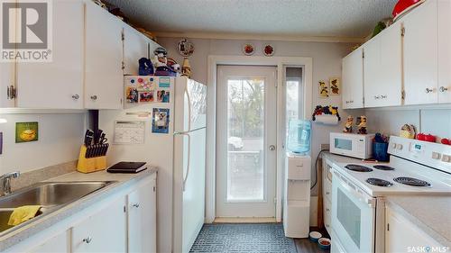 480 Smith Street, Regina, SK - Indoor Photo Showing Kitchen