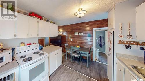 480 Smith Street, Regina, SK - Indoor Photo Showing Kitchen