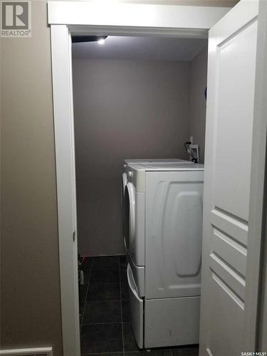 955 Montague Street, Regina, SK - Indoor Photo Showing Laundry Room