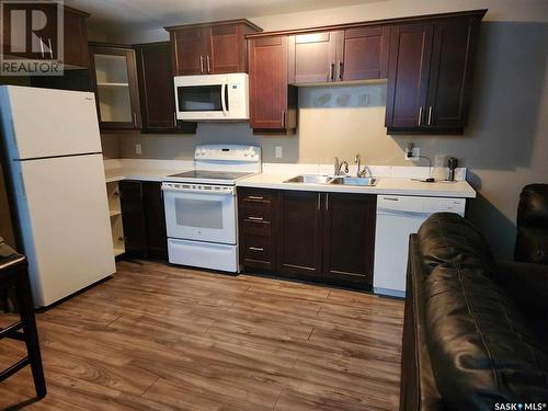 955 Montague Street, Regina, SK - Indoor Photo Showing Kitchen With Double Sink