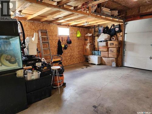 955 Montague Street, Regina, SK - Indoor Photo Showing Garage