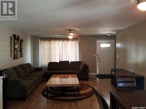 955 Montague Street, Regina, SK - Indoor Photo Showing Living Room