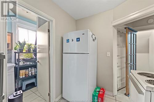 1085 Marion, Windsor, ON - Indoor Photo Showing Kitchen