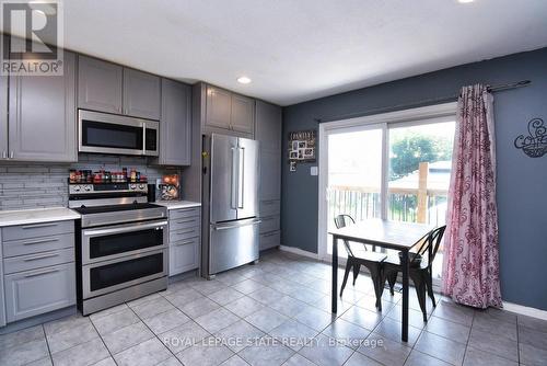 43 Brewster Way, Brantford, ON - Indoor Photo Showing Kitchen With Stainless Steel Kitchen