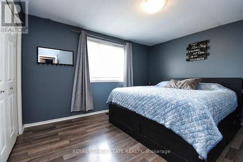 43 Brewster Way, Brantford, ON - Indoor Photo Showing Bedroom