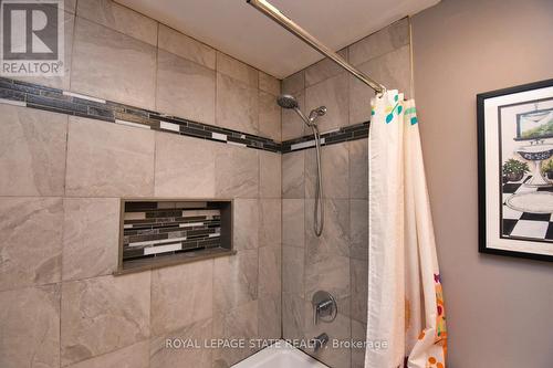 43 Brewster Way, Brantford, ON - Indoor Photo Showing Bathroom