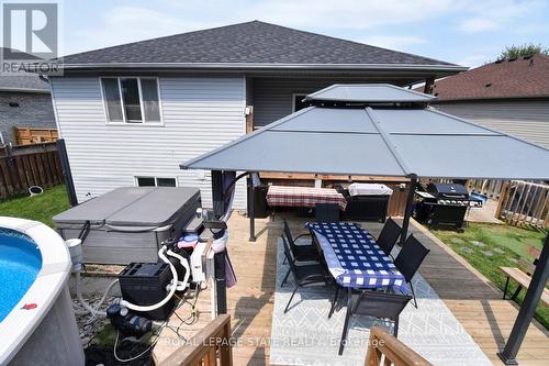 43 Brewster Way, Brantford, ON - Outdoor With Exterior