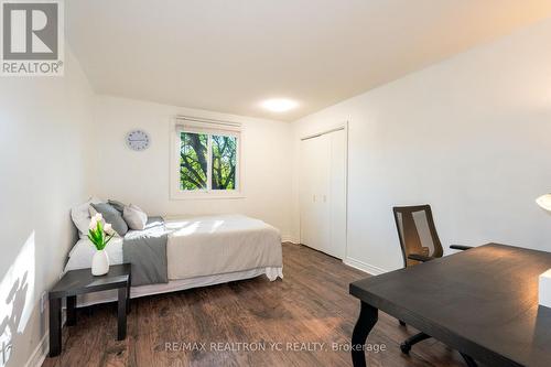 71 Chalfont Road, London, ON - Indoor Photo Showing Bedroom