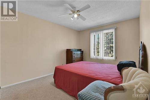 6571 Bilberry Drive, Ottawa, ON - Indoor Photo Showing Bedroom