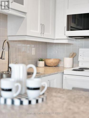 2202 - 60 Byng Avenue, Toronto, ON - Indoor Photo Showing Kitchen