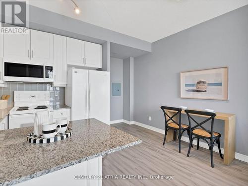 2202 - 60 Byng Avenue, Toronto, ON - Indoor Photo Showing Kitchen