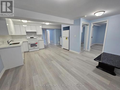 1595 Otonabee Drive, Pickering, ON - Indoor Photo Showing Kitchen With Double Sink