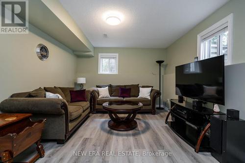 1916 Edenwood Drive, Oshawa, ON - Indoor Photo Showing Living Room