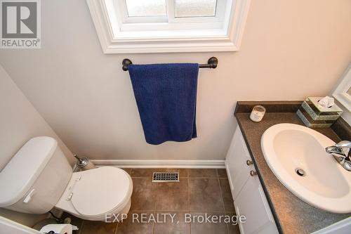 452 Greenwood Drive, Essa, ON - Indoor Photo Showing Bathroom