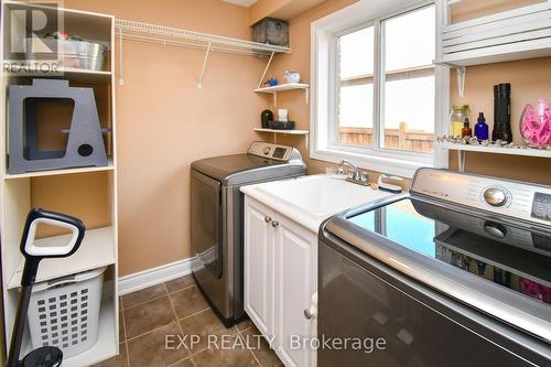 452 Greenwood Drive, Essa, ON - Indoor Photo Showing Laundry Room