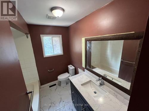 6 Frost Trail, Barrie, ON - Indoor Photo Showing Bathroom