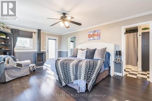 9832 Highway 12 W, Oro-Medonte, ON - Indoor Photo Showing Bedroom