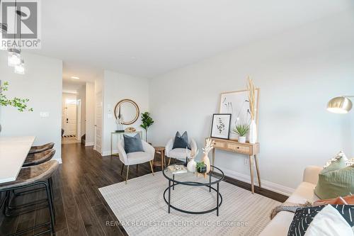 735 Banks Crescent, Milton, ON - Indoor Photo Showing Living Room