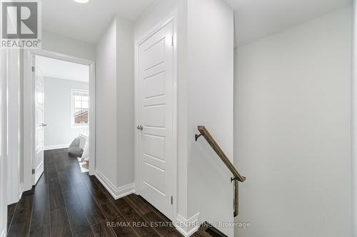 735 Banks Crescent, Milton, ON - Indoor Photo Showing Other Room