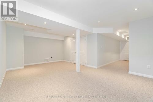 735 Banks Crescent, Milton, ON - Indoor Photo Showing Other Room