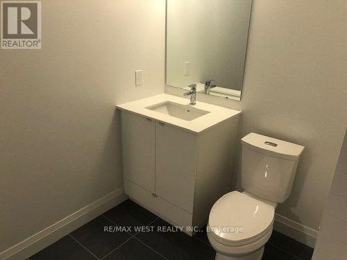 1706 - 1461 Lawrence Avenue W, Toronto, ON - Indoor Photo Showing Bathroom