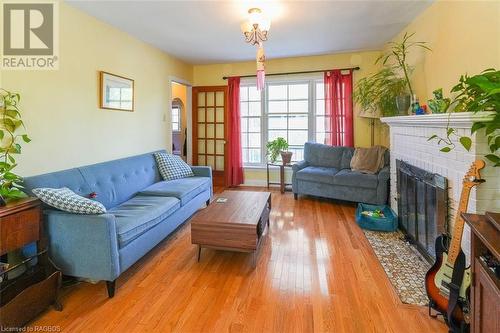 29 Mcclary Avenue, London, ON - Indoor Photo Showing Living Room With Fireplace