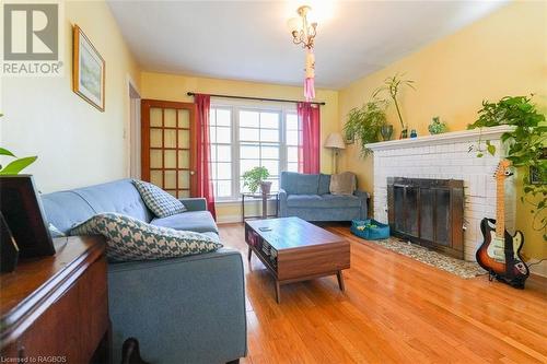 29 Mcclary Avenue, London, ON - Indoor Photo Showing Living Room With Fireplace