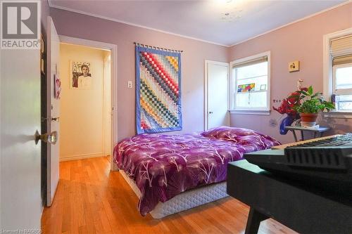 29 Mcclary Avenue, London, ON - Indoor Photo Showing Bedroom