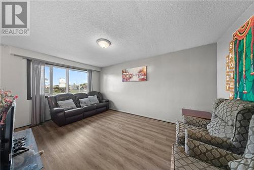 1157-1159 Paquette Street, Greater Sudbury, ON - Indoor Photo Showing Living Room