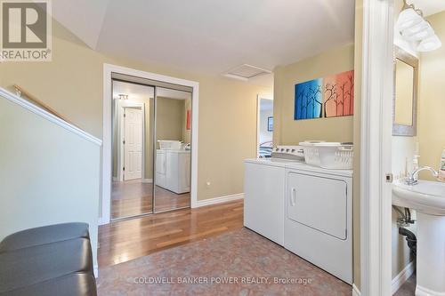 38 Barrett Crescent, London, ON - Indoor Photo Showing Laundry Room