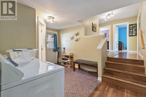 38 Barrett Crescent, London, ON - Indoor Photo Showing Laundry Room