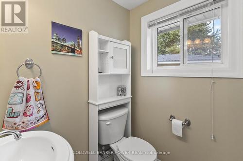 38 Barrett Crescent, London, ON - Indoor Photo Showing Bathroom