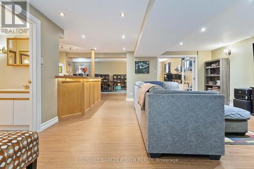 38 Barrett Crescent, London, ON - Indoor